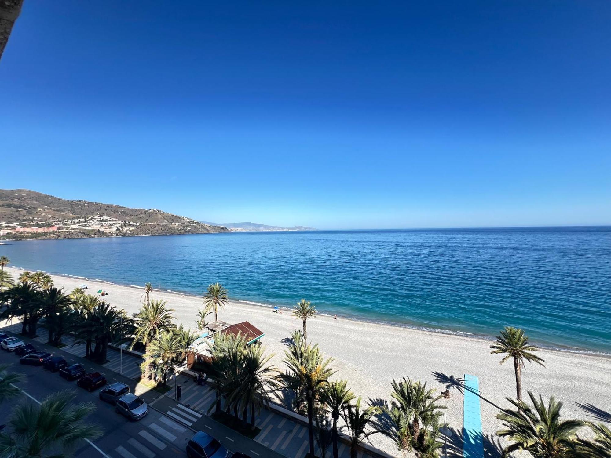 Pushe Playa Velilla Beach & Tradition 3 Almunecar Exterior photo